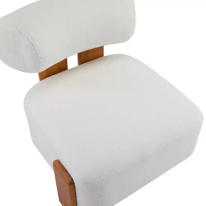 Chaise contemporaine en bouclette et hévéa