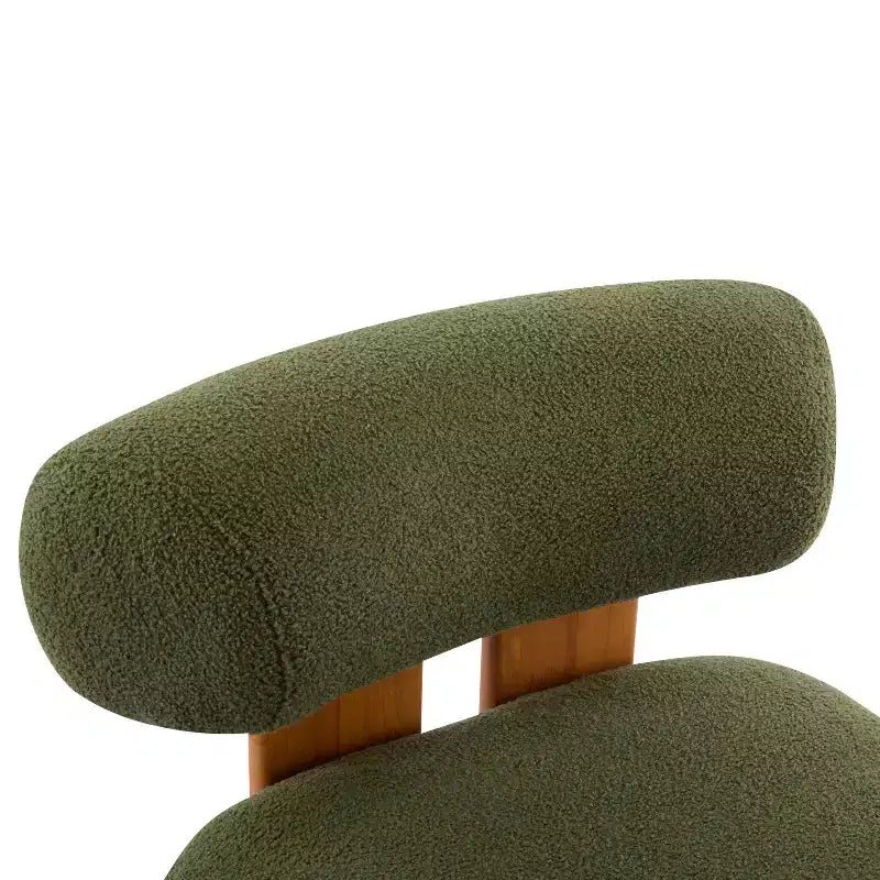 Chaise contemporaine en bouclette et hévéa