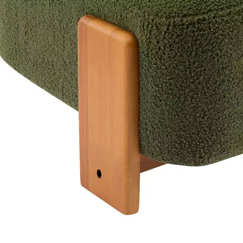 Chaise contemporaine en bouclette et hévéa