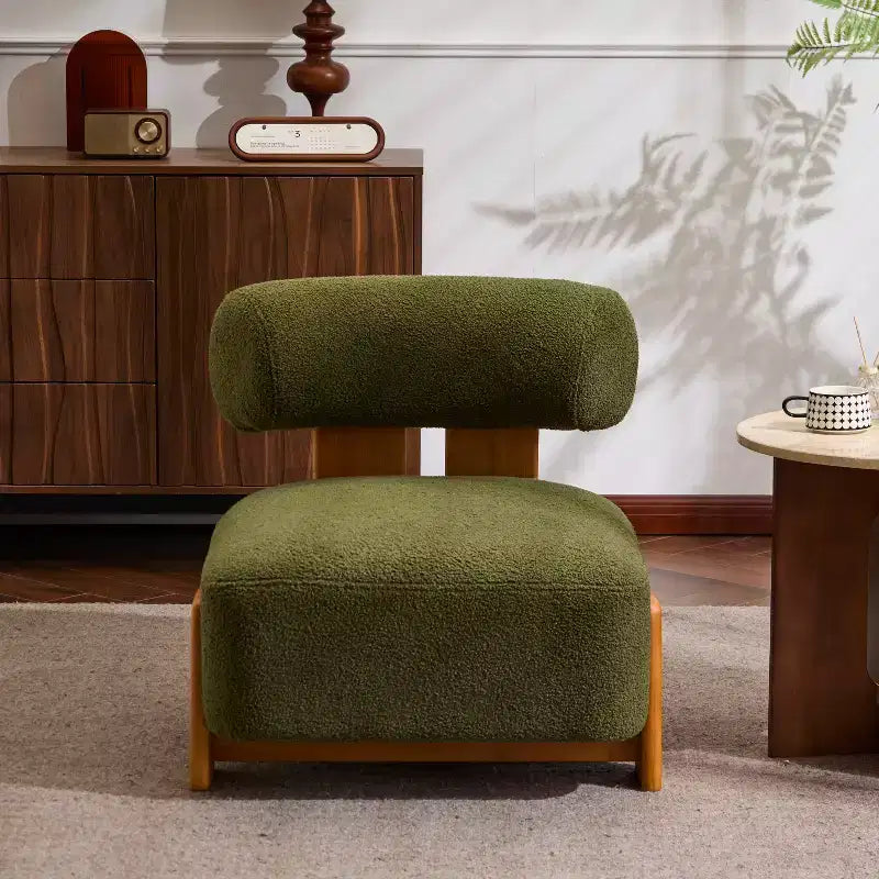 Chaise contemporaine en bouclette et hévéa