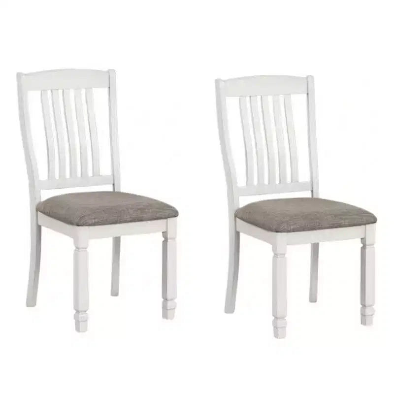 Lot de 2 chaises de salle à manger, bois blanc rustique, tissu gris, dossier à lattes