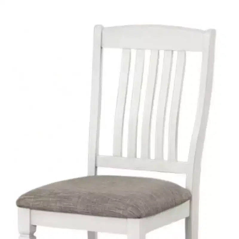Lot de 2 chaises de salle à manger, bois blanc rustique, tissu gris, dossier à lattes